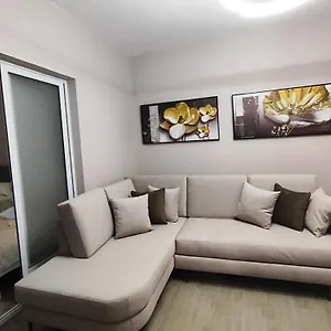 Large Appartamento